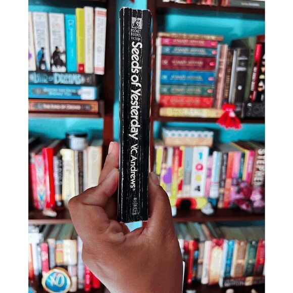 Vintage "Seeds of Yesterday" by V.C. Andrews Paperback Book - Picture 3 of 4